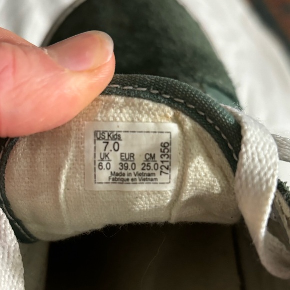 Vans - Picture 3 of 3